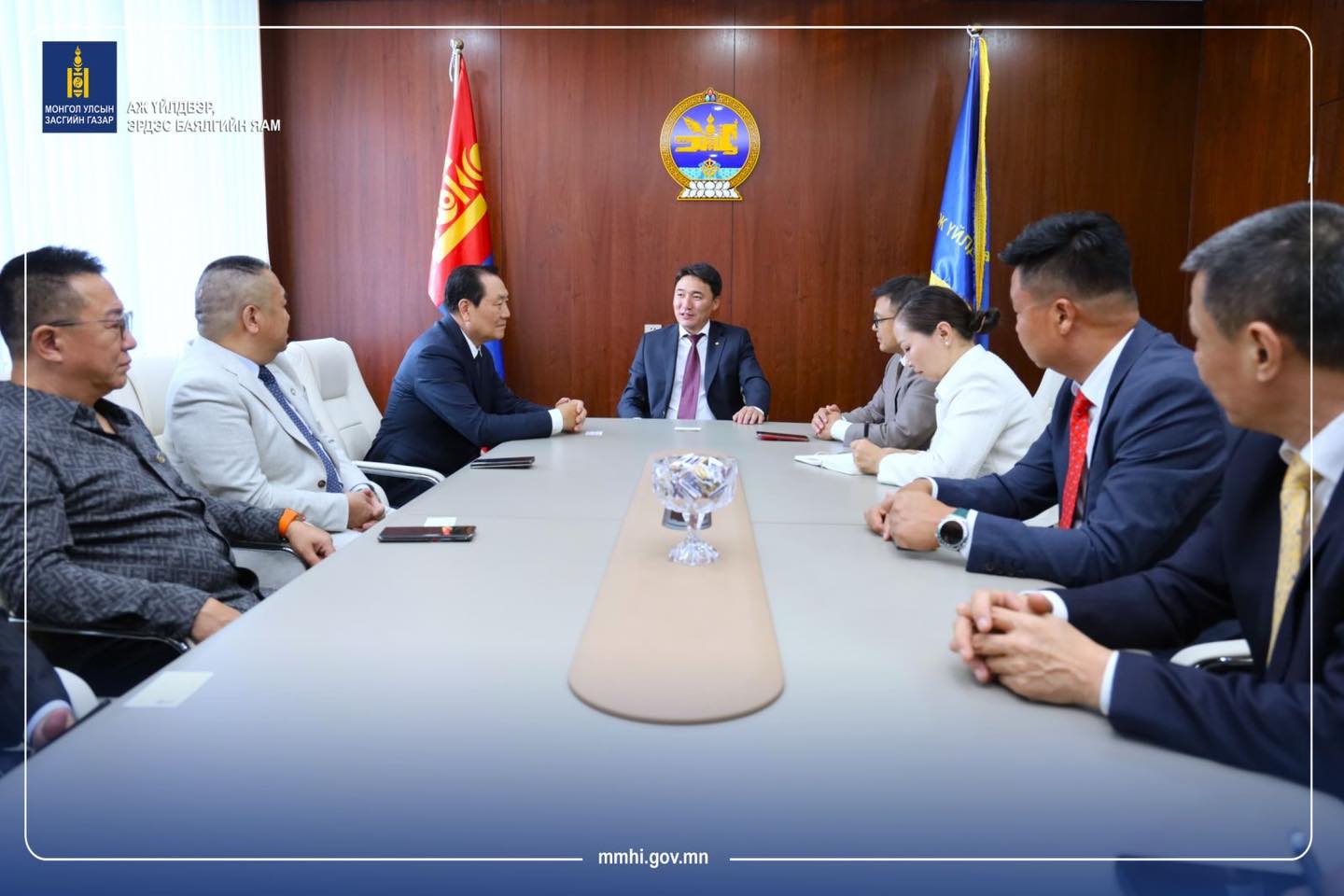 ХЯТАДЫН АЗИЙН ЭДИЙН ЗАСГИЙН ХӨГЖЛИЙН АССОЦИАЦИЙН ТӨЛӨӨЛӨГЧДИЙГ ХҮЛЭЭН АВЧ УУЛЗЛАА