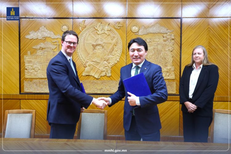 РИО ТИНТОЙ КОМПАНИТАЙ МЕНЕЖМЕНТИЙН ТӨЛБӨРИЙГ ЭРС БУУРУУЛАХ, ЗАСАГЛАЛЫГ САЙЖРУУЛАХ ПРОТОКОЛД ГАРЫН ҮСЭГ ЗУРЛАА