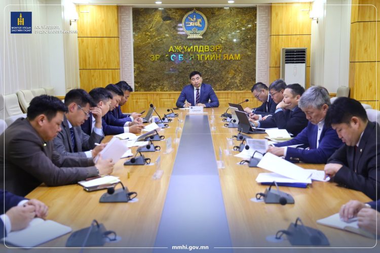 АЖ ҮЙЛДВЭР, ЭРДЭС БАЯЛГИЙН ЯАМНЫ ЭЭЛЖИТ ШУУРХАЙ ХУРАЛДААН БОЛЛОО