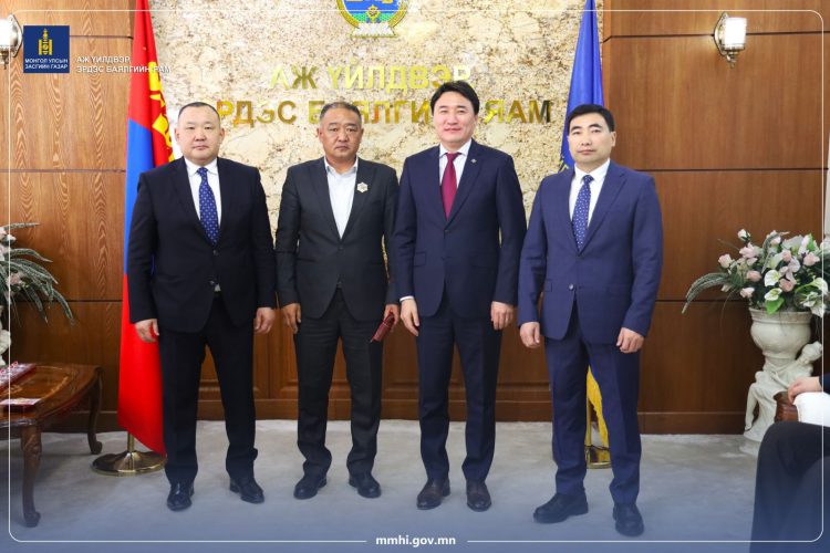 ТӨРИЙН ДЭЭД ОДОН МЕДАЛЬ ГАРДУУЛАВ