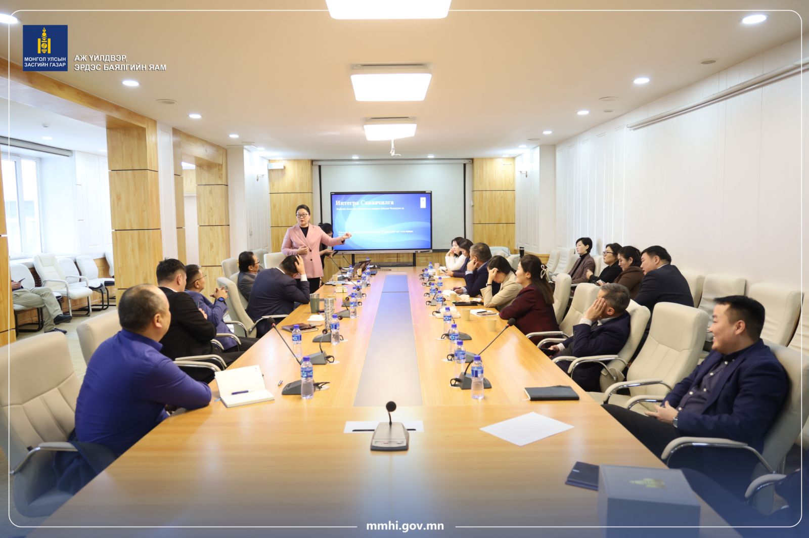 “ИНТЕГРА” ТӨСЛИЙН ДУНД ХУГАЦААНЫ ТАЙЛАНГ ТАНИЛЦУУЛЖ, САЛБАРЫН ШУДАРГА БАЙДЛЫН АСУУДЛЫГ ХЭЛЭЛЦЭВ