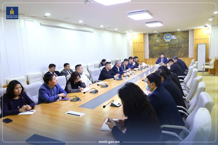 АЖ ҮЙЛДВЭР, ЭРДЭС БАЯЛГИЙН ЯАМНЫ ЭЭЛЖИТ ШУУРХАЙ ХУРАЛДААН БОЛЛОО