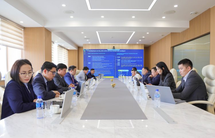 АМНАТ-ӨӨС ОРОН НУТГИЙН ХӨГЖЛИЙН НЭГДСЭН САНД ХУВААРИЛАХ ХЭМЖЭЭГ НЭМЭГДҮҮЛЭХ ТАЛААР ЭДИЙН ЗАСГИЙН ХӨГЖЛИЙН ЯАМТАЙ САНАЛ СОЛИЛЦЛОО